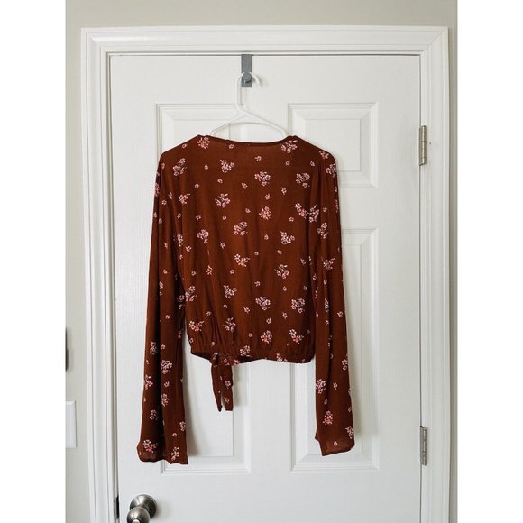 NWT We The People Boho Wrap Crop Top - Large - Picture 5 of 8